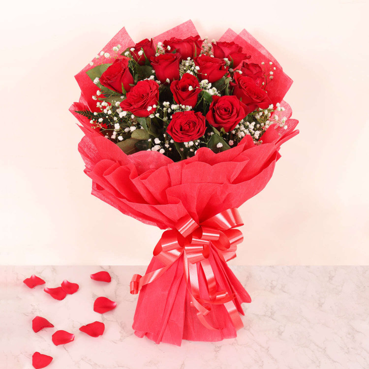 Romantic Bunch Of Red Roses
